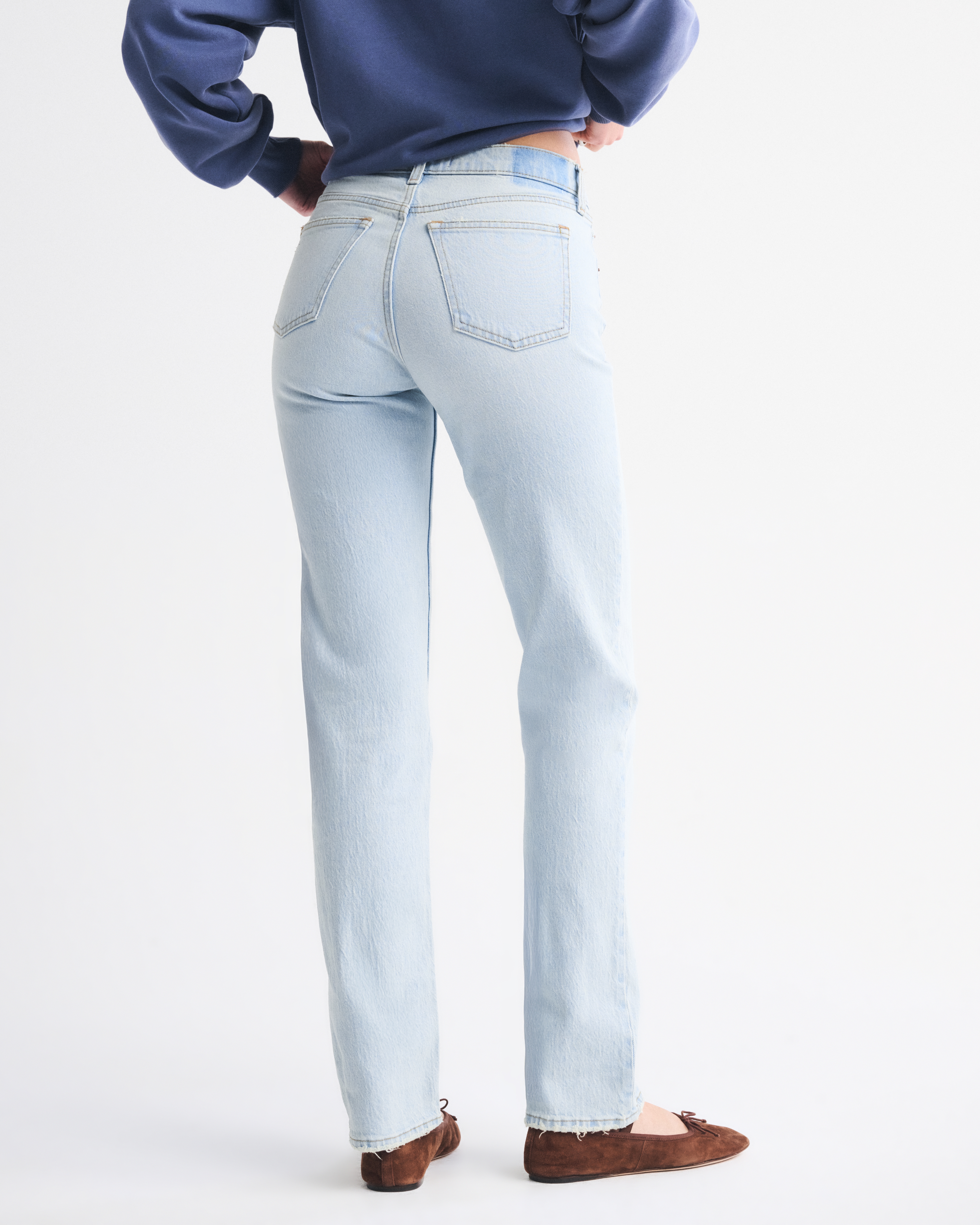 Abercrombie & Fitch Mid Rise 90s Straight Jean In White