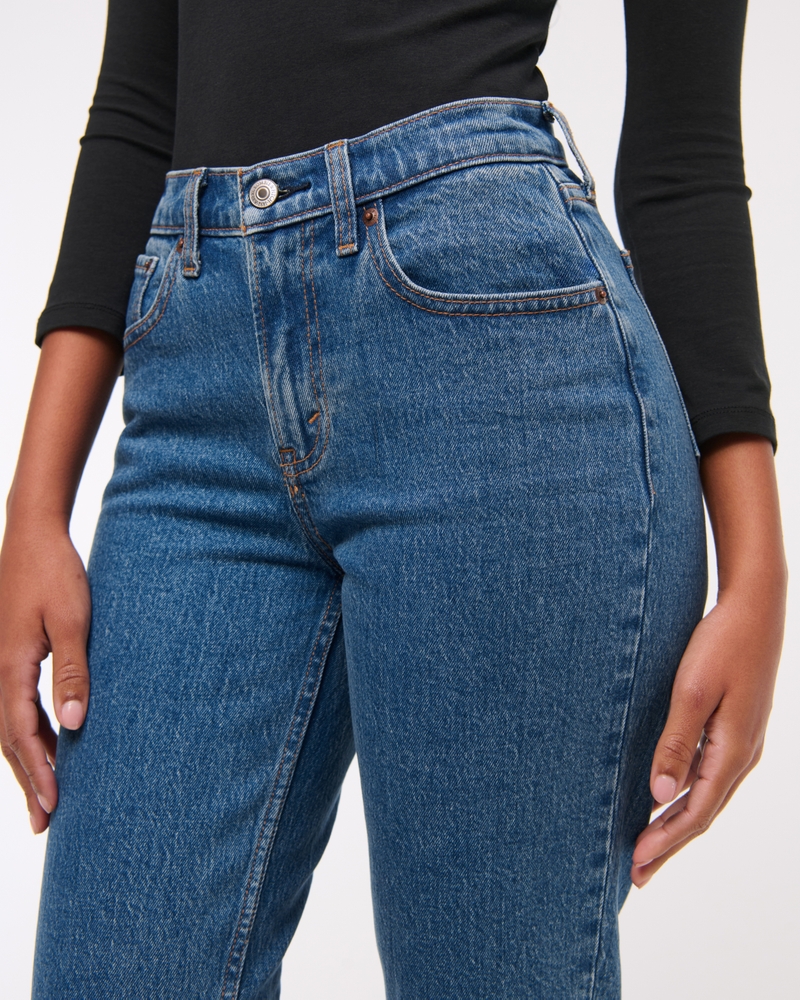 Curve Love Mid Rise 90s Straight Jean