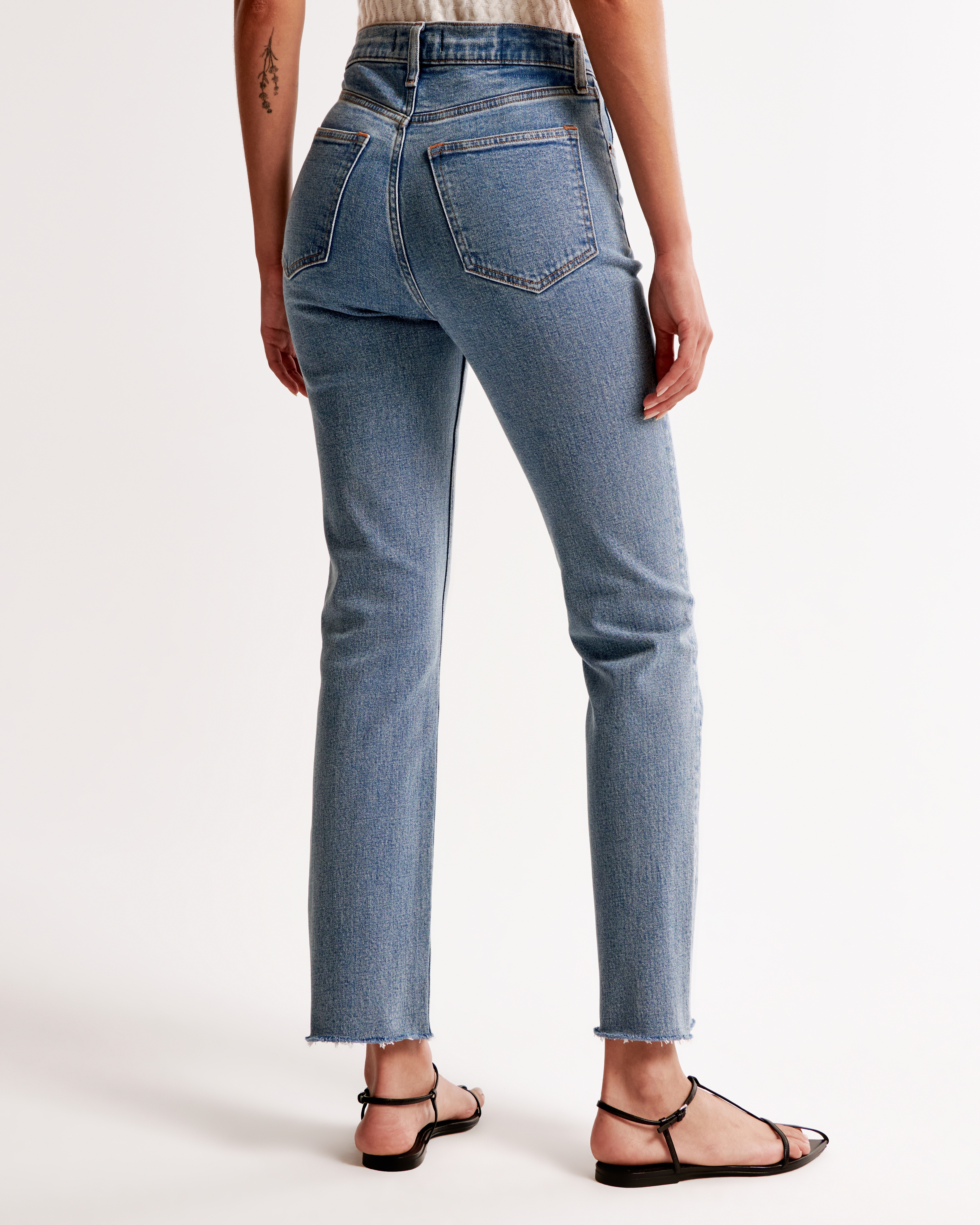 Abercrombie & Fitch Ultra High Rise Ankle Straight Jean