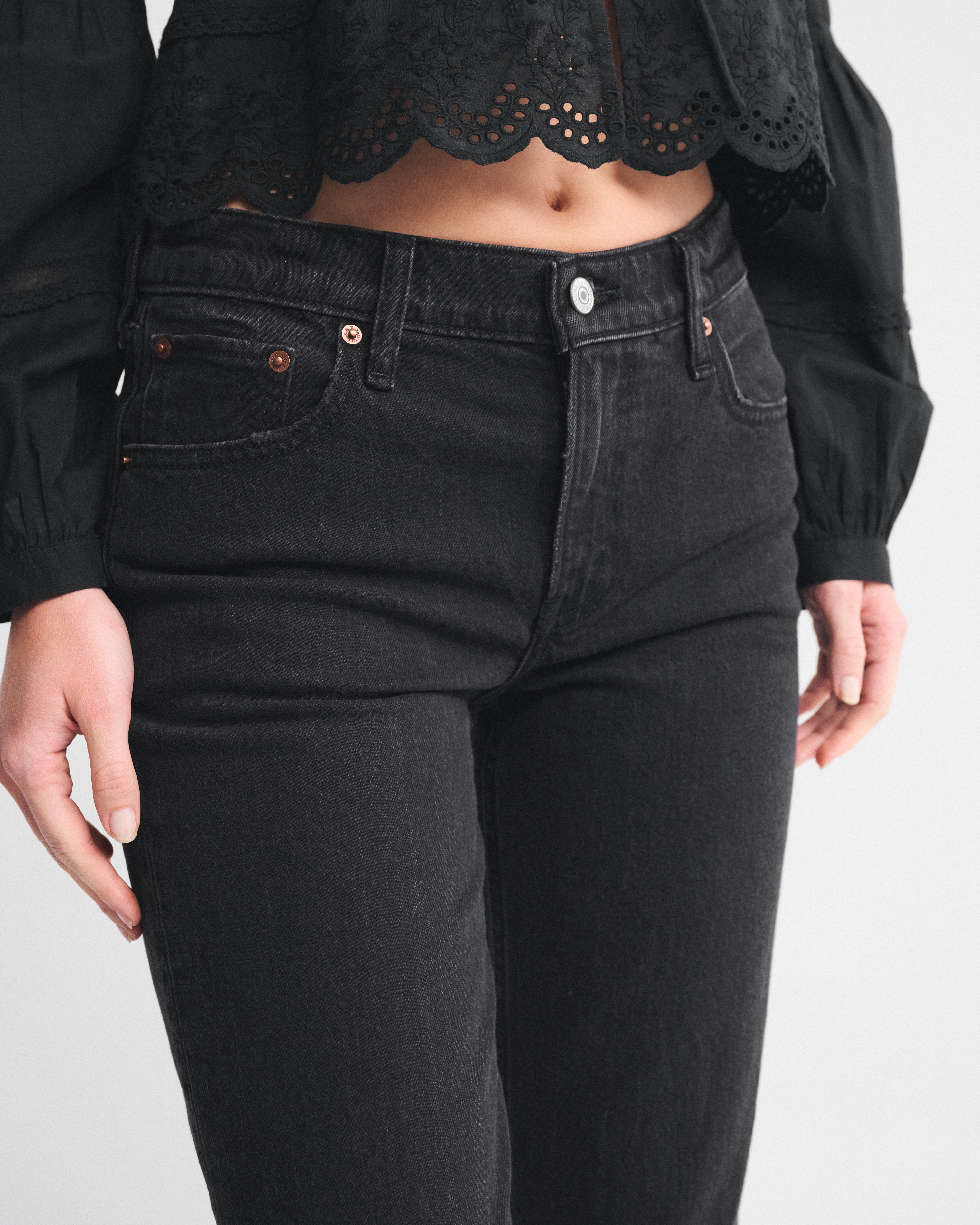 Women's Mid Rise 90s Straight Jean | Women's Bottoms