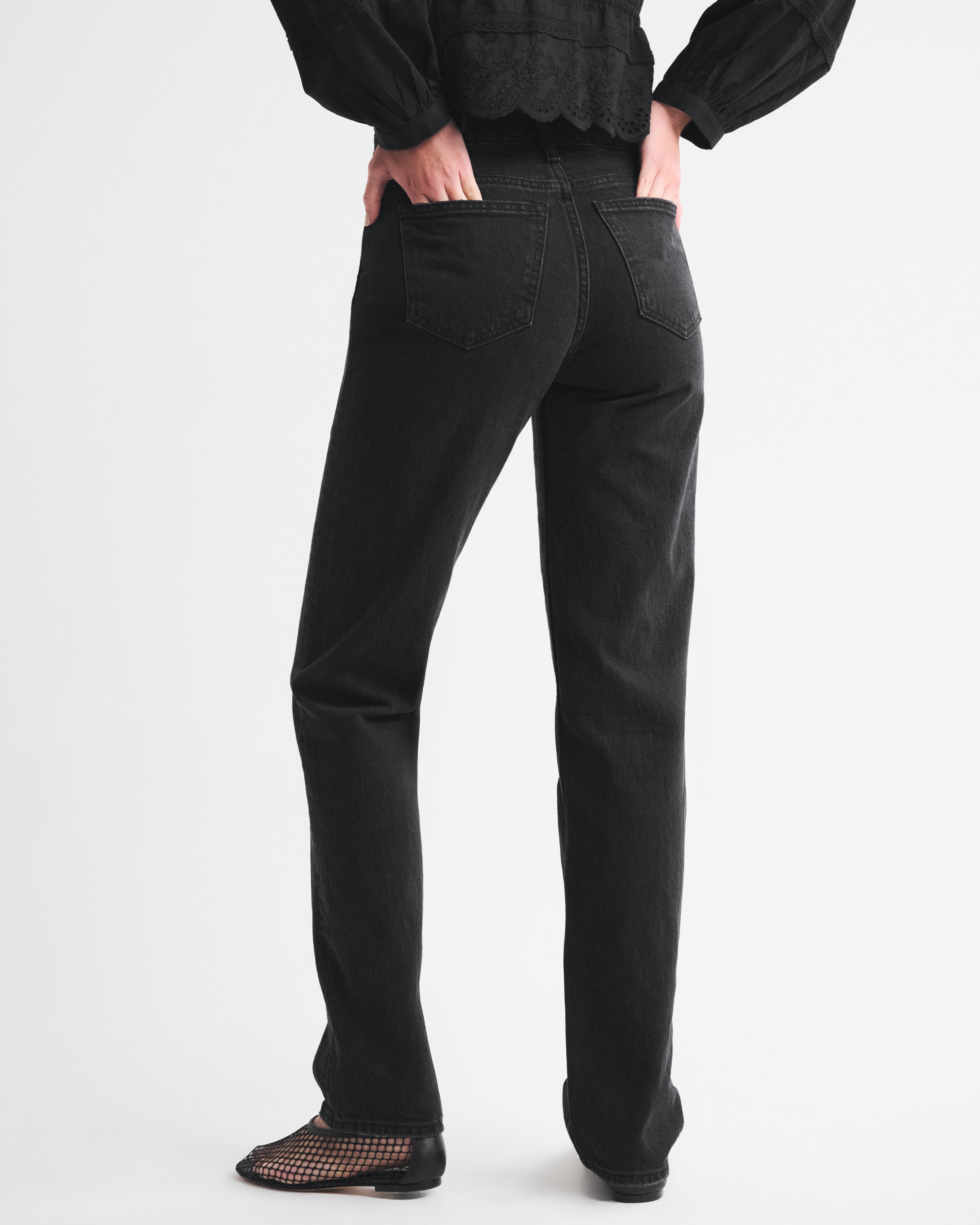 Abercrombie & Fitch Mid Rise 90s Straight Jean In Black