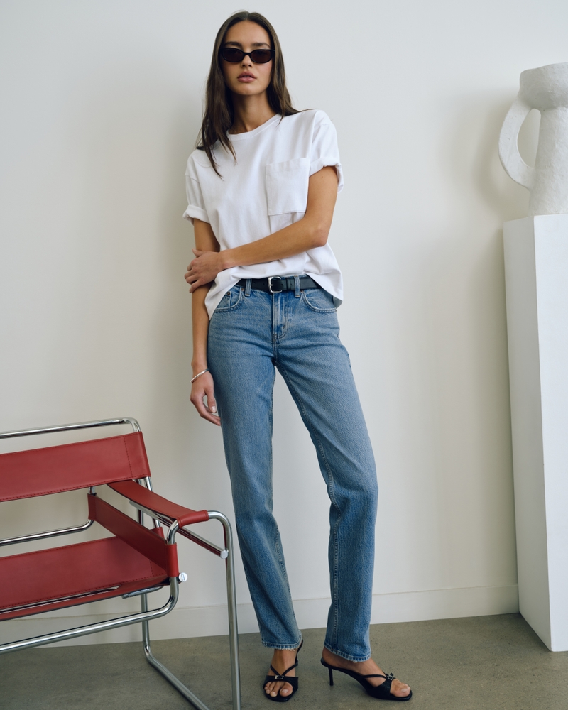 Mid Rise 90s Straight Jean