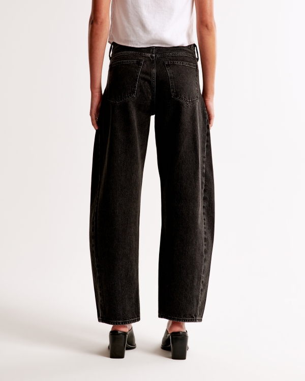 Mid Rise Barrel Jean