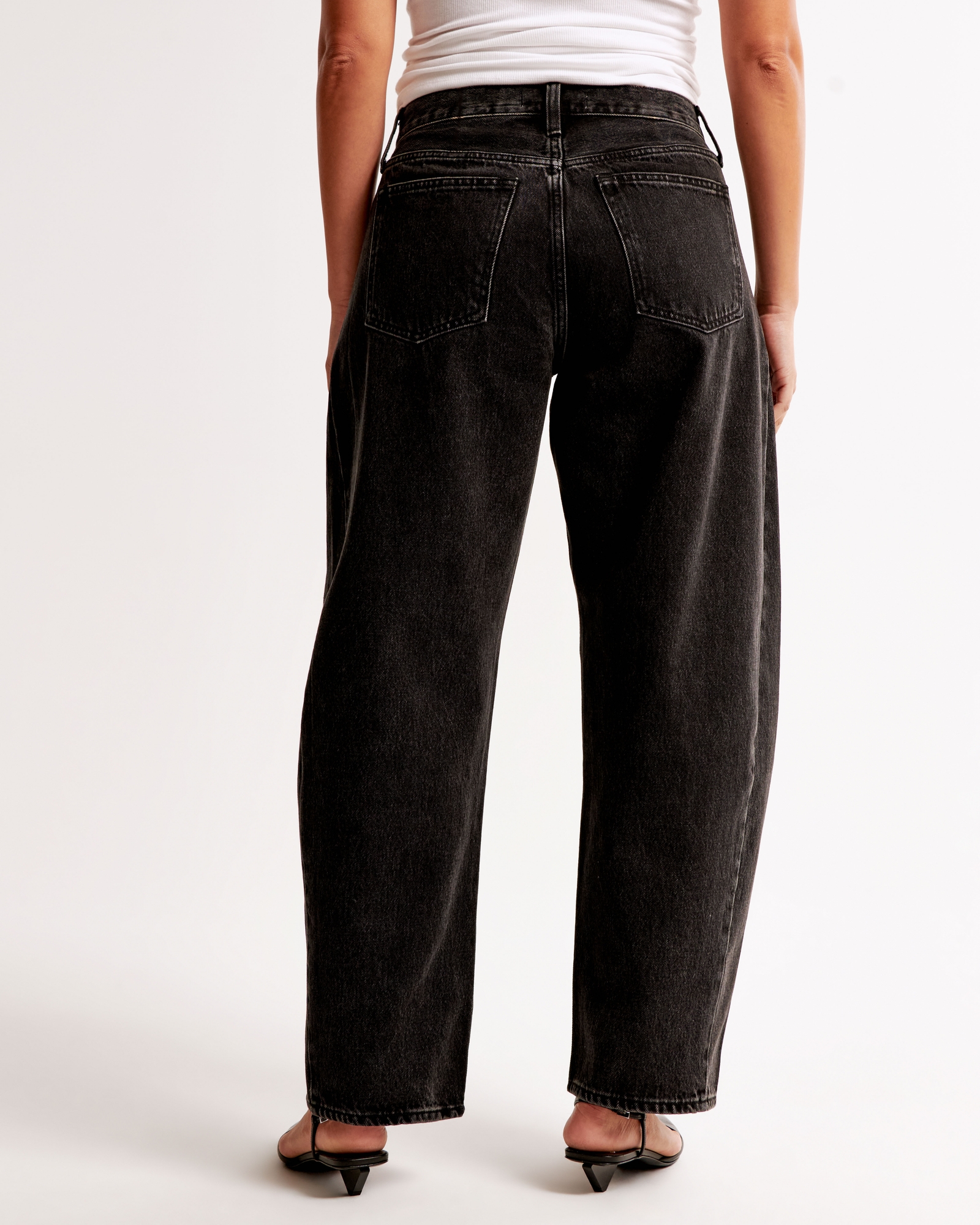 Curve Love Mid Rise Barrel Jean