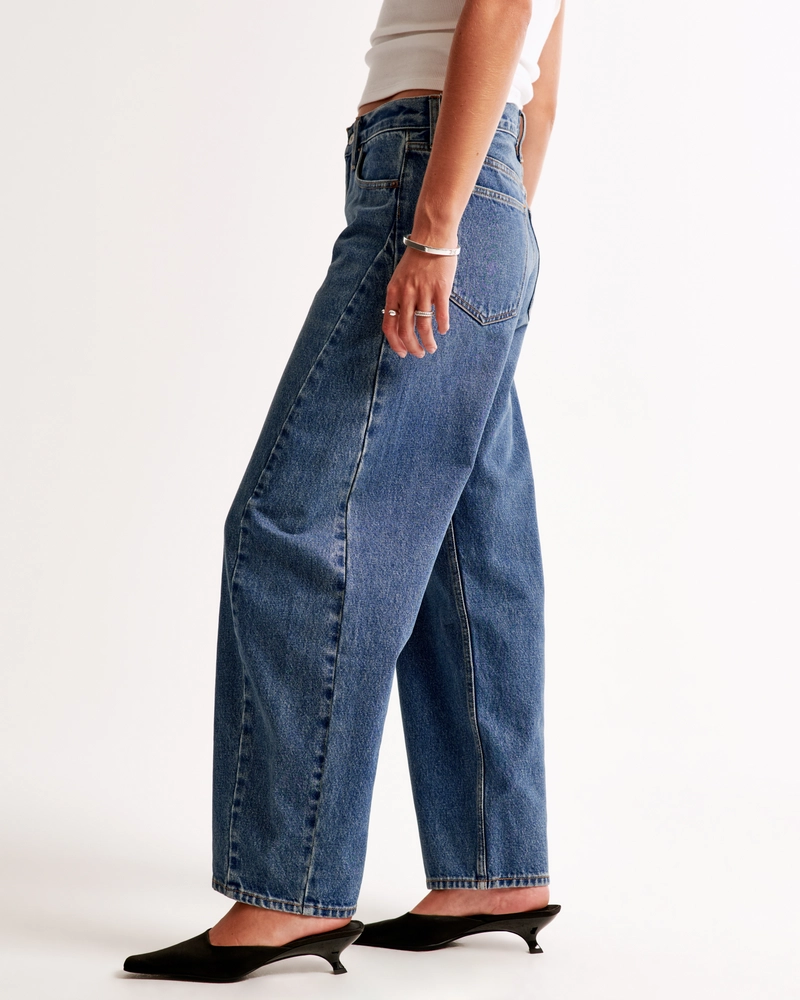 Mid Rise Barrel Jean