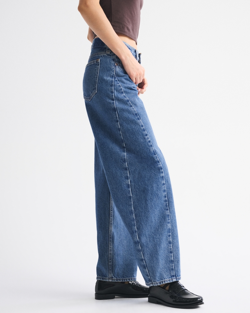 Mid Rise Barrel Jean