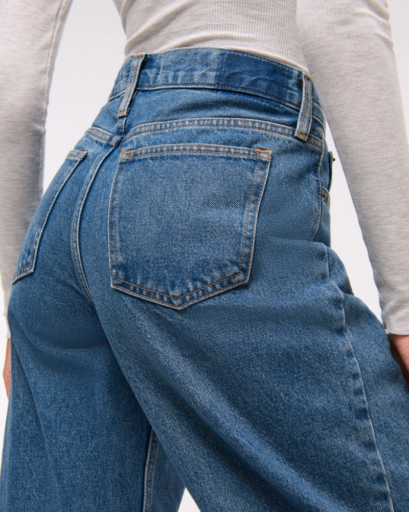 Curve Love Mid Rise Barrel Jean