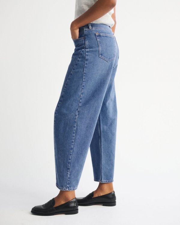 Curve Love Mid Rise Barrel Jean