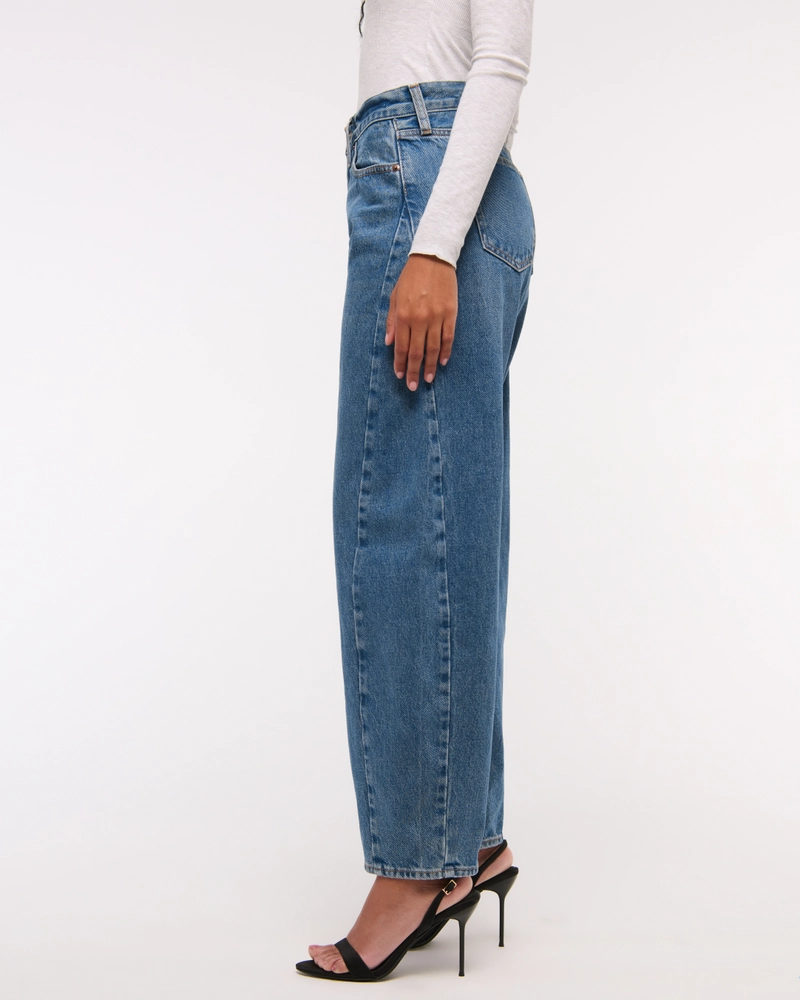 Curve Love Mid Rise Barrel Jean