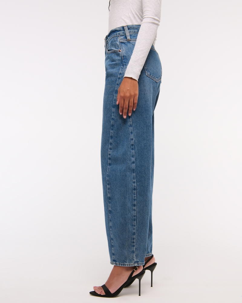 Curve Love Mid Rise Barrel Jean