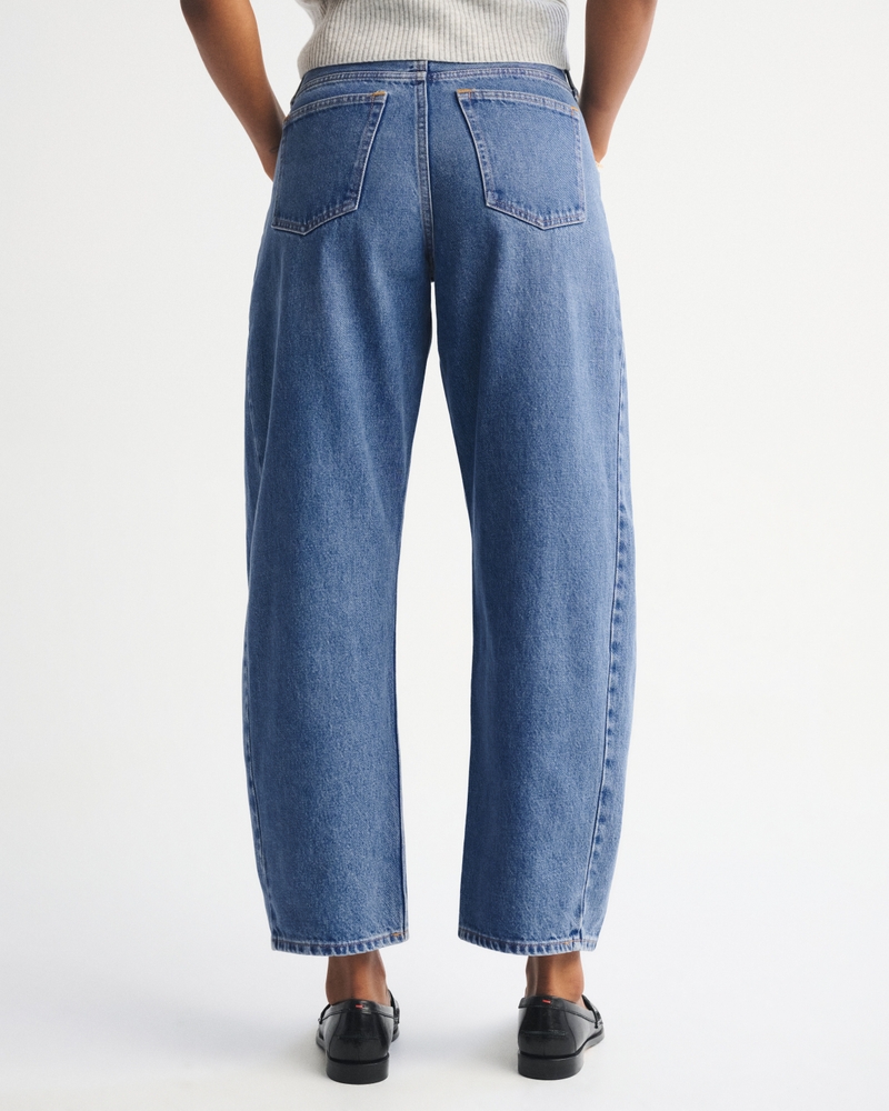 Curve Love Mid Rise Barrel Jean