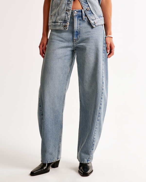 Mid Rise Barrel Jean