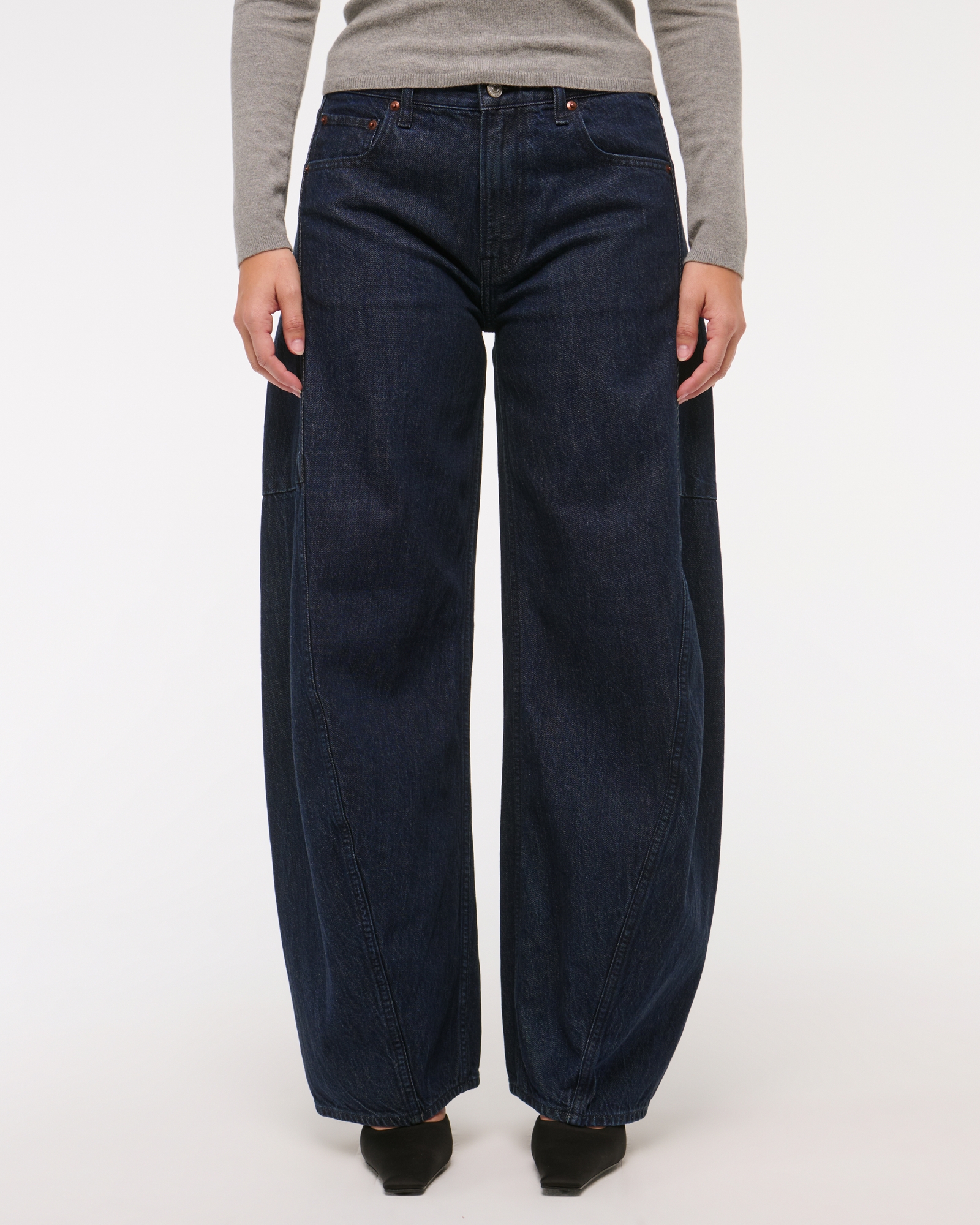 Curve Love Mid Rise Ultra Barrel Jean