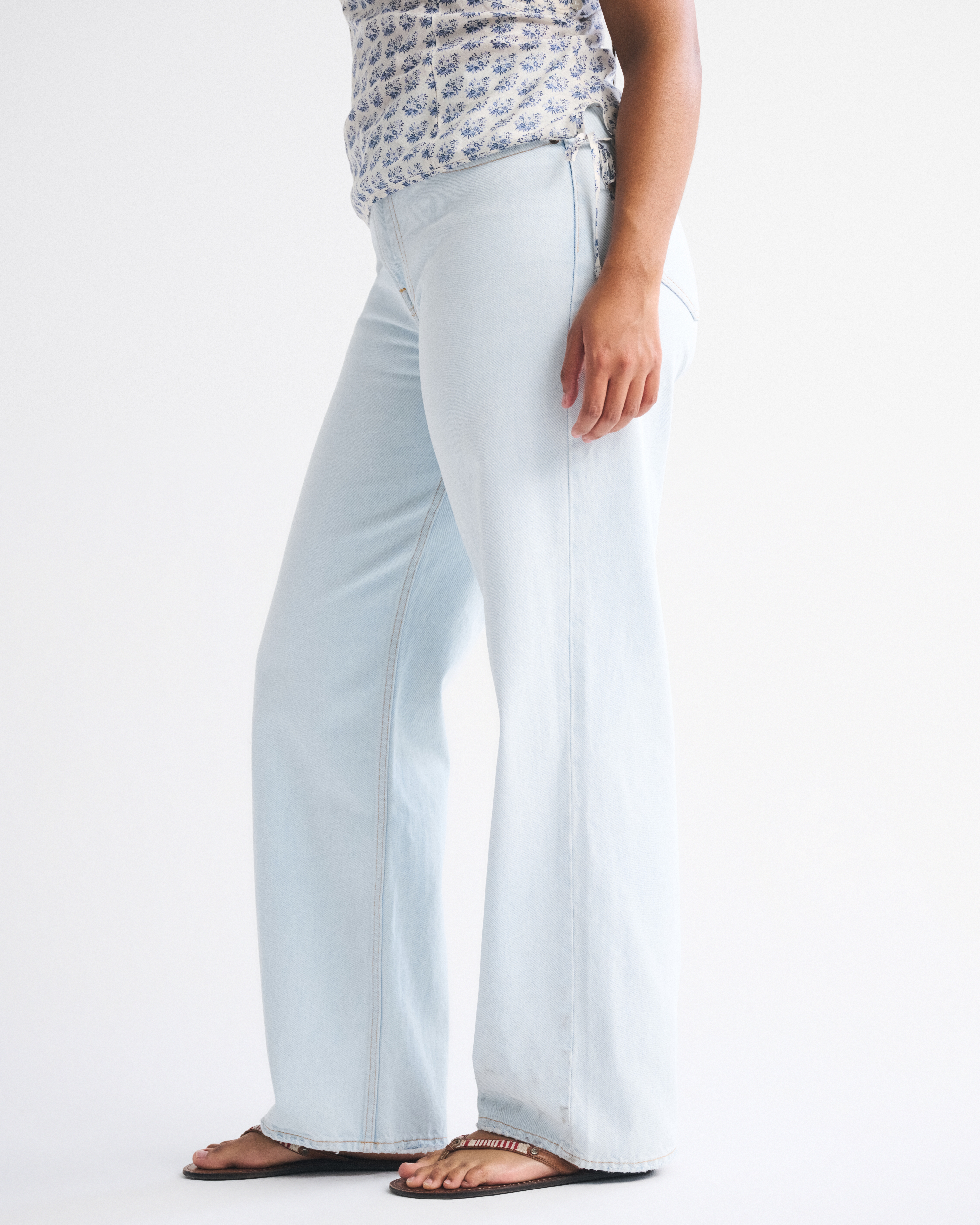 Abercrombie & Fitch Curve Love Mid Rise Slouchy Jean In White