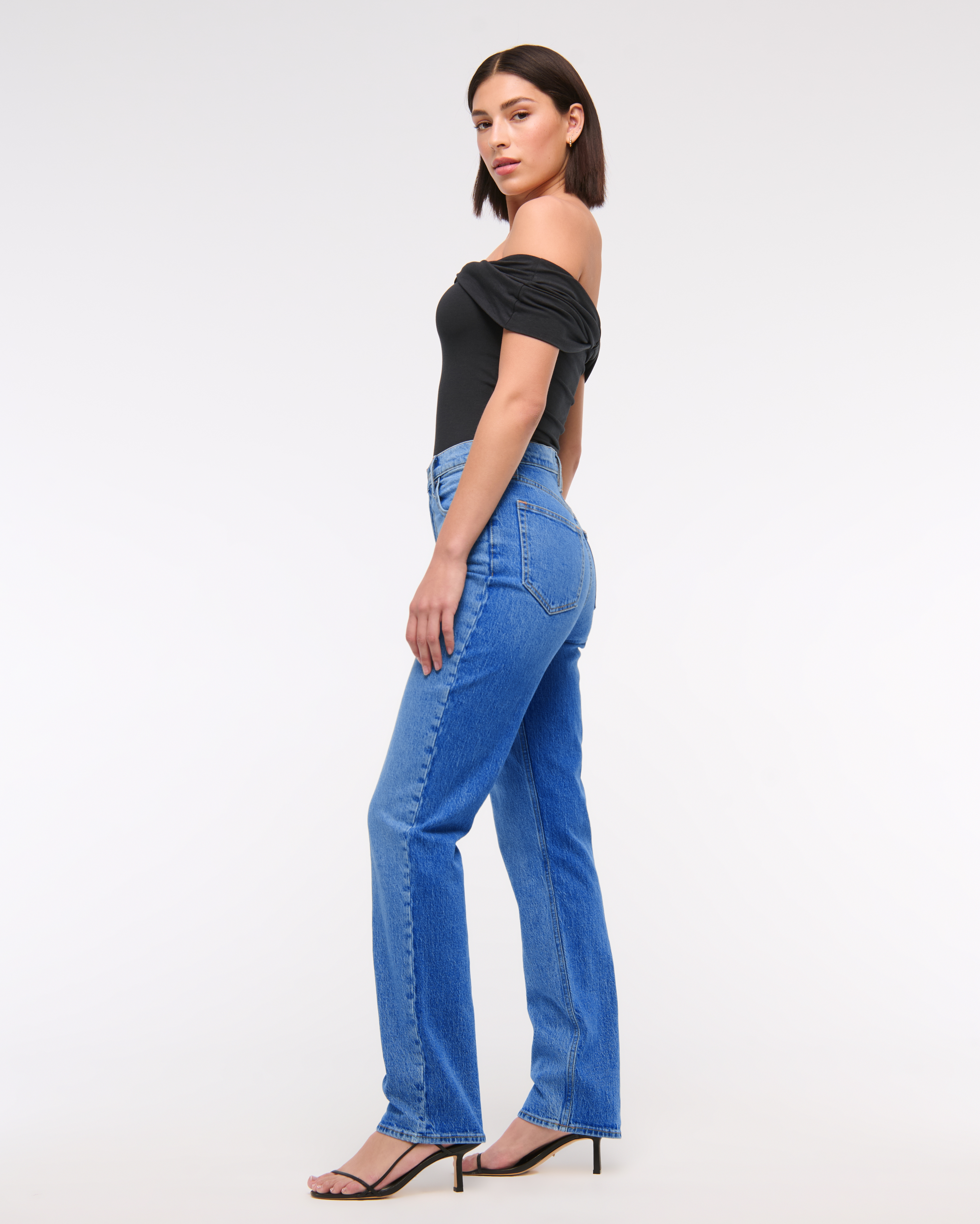 Abercrombie & Fitch Ultra High Rise 90s Straight Jean In Blue