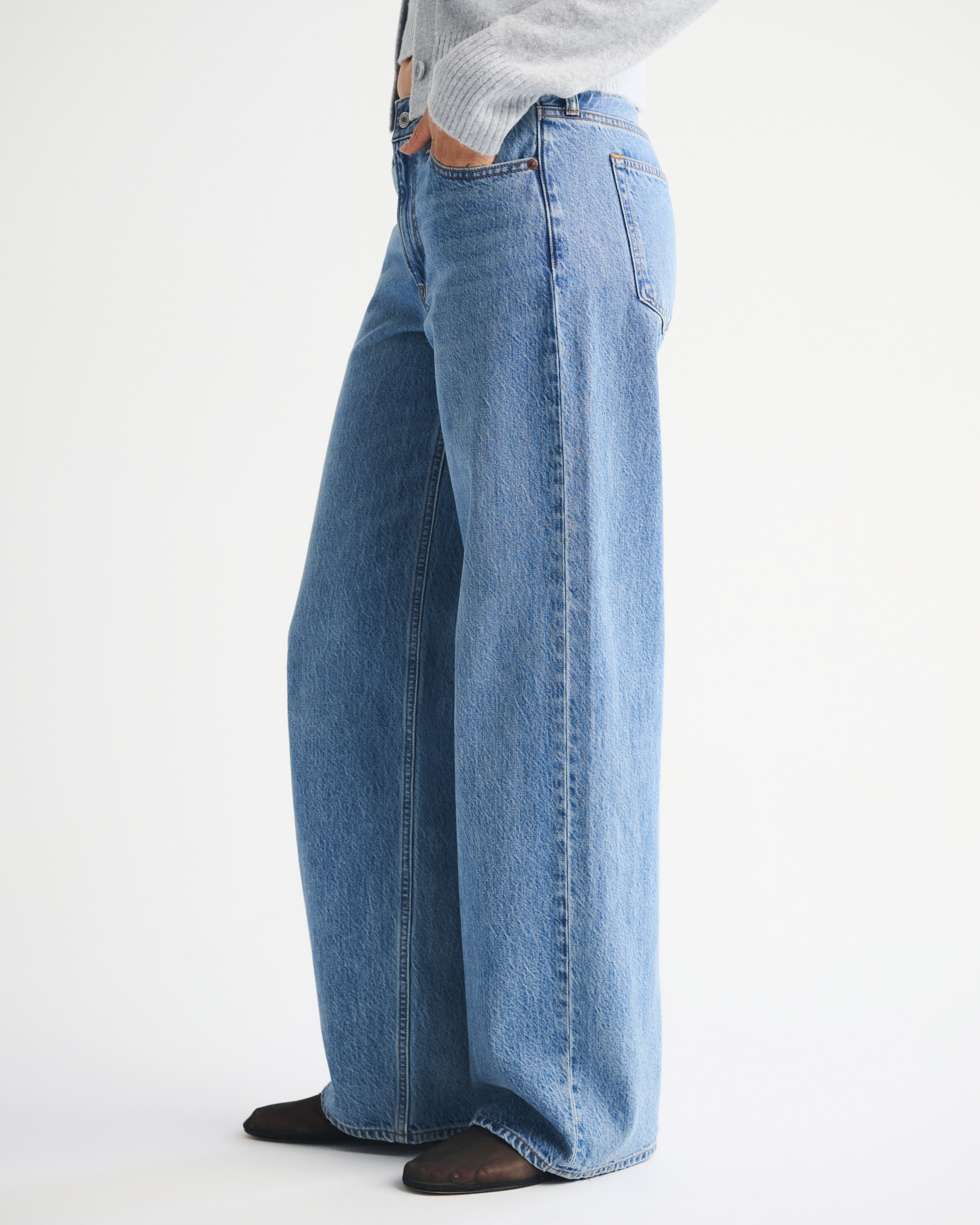 Abercrombie & Fitch Low Rise Ultra Loose Jean