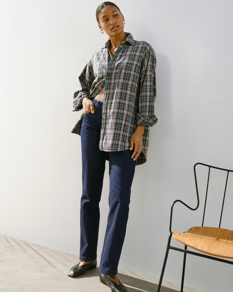 Curve Love Mid Rise 90s Straight Jean