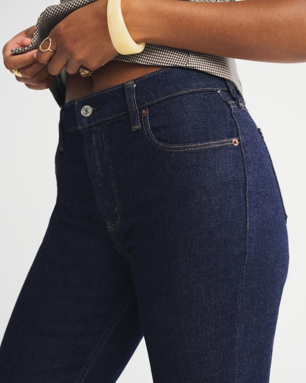 Curve Love Mid Rise 90s Straight Jean