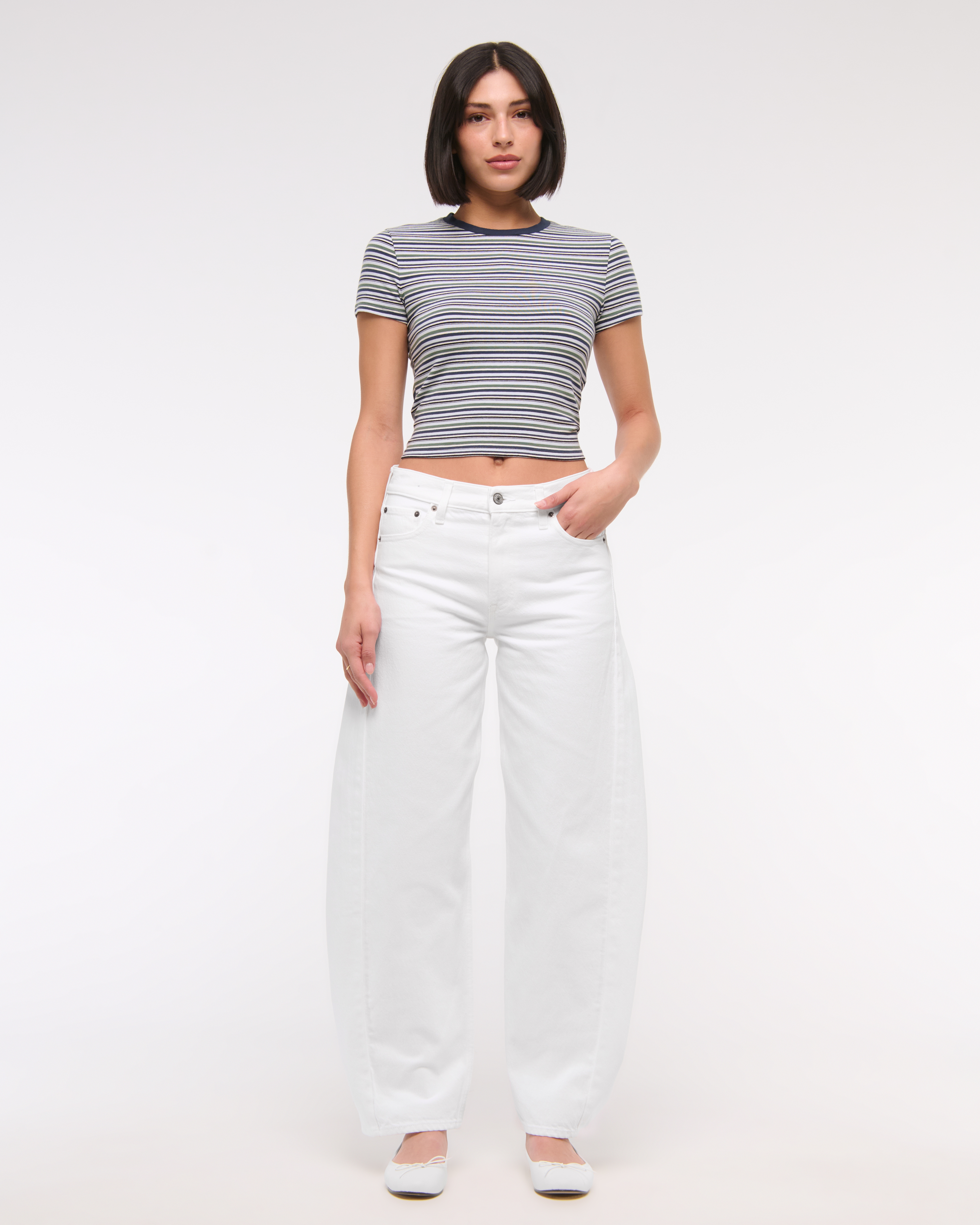 Abercrombie & Fitch Mid Rise Barrel Jean In White