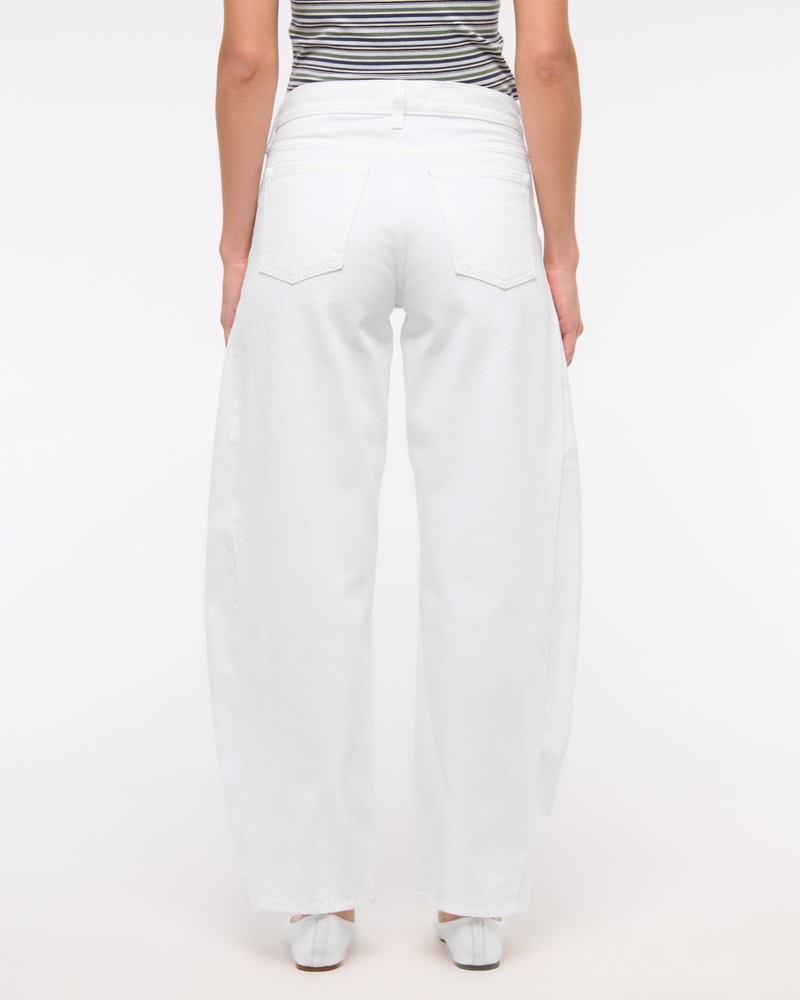 Mid Rise Barrel Jean