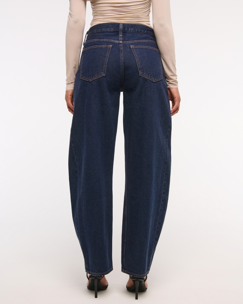 Mid Rise Barrel Jean