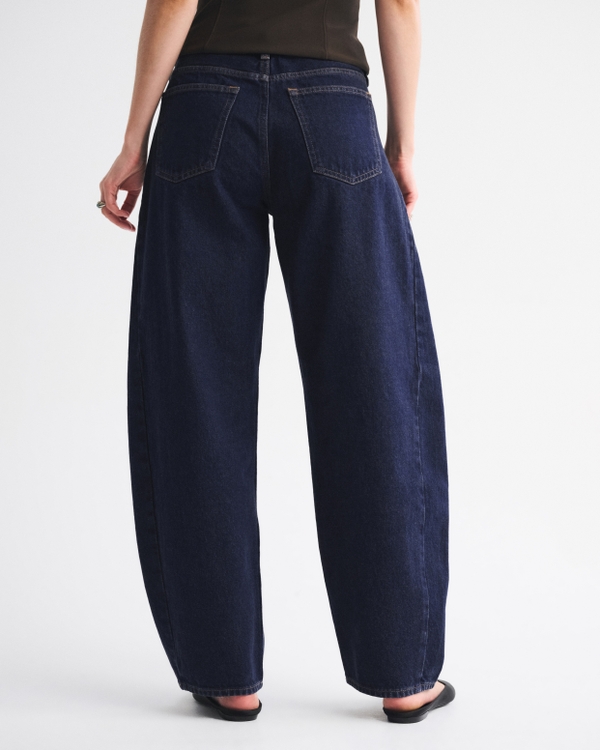 Mid Rise Barrel Jean