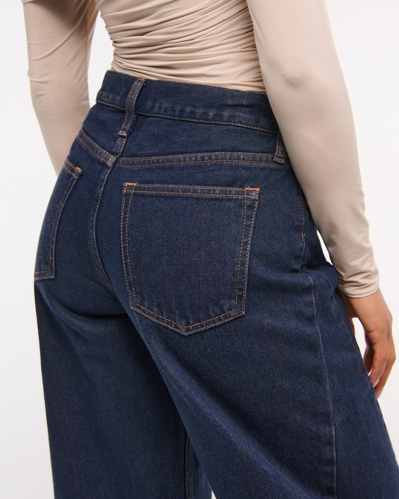 Mid Rise Barrel Jean