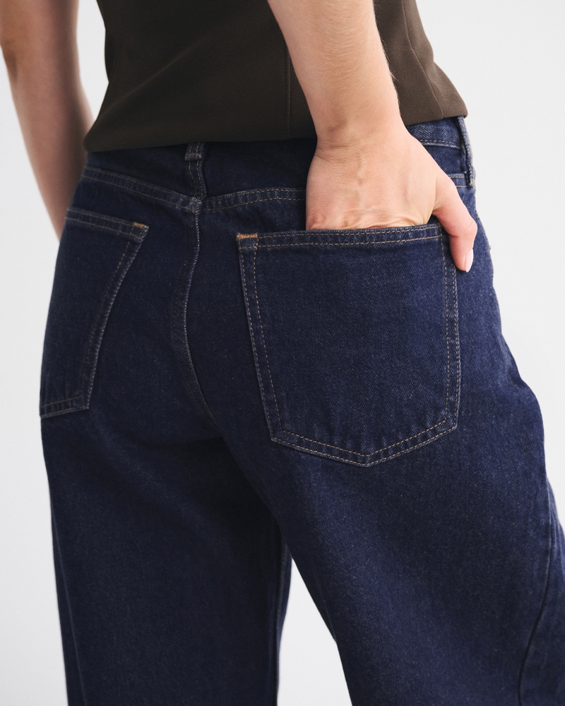 Mid Rise Barrel Jean