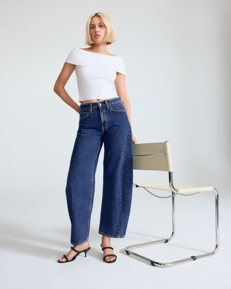 Mid Rise Barrel Jean