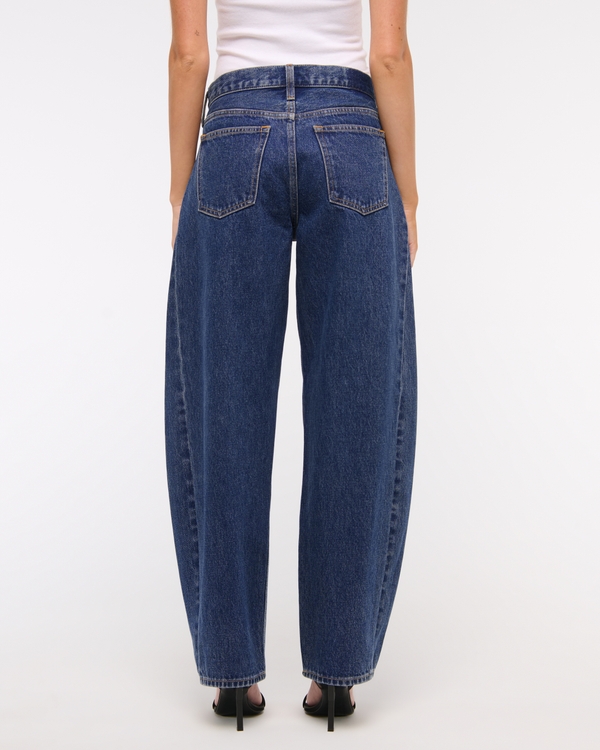 Mid Rise Barrel Jean