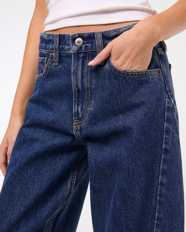 Mid Rise Barrel Jean