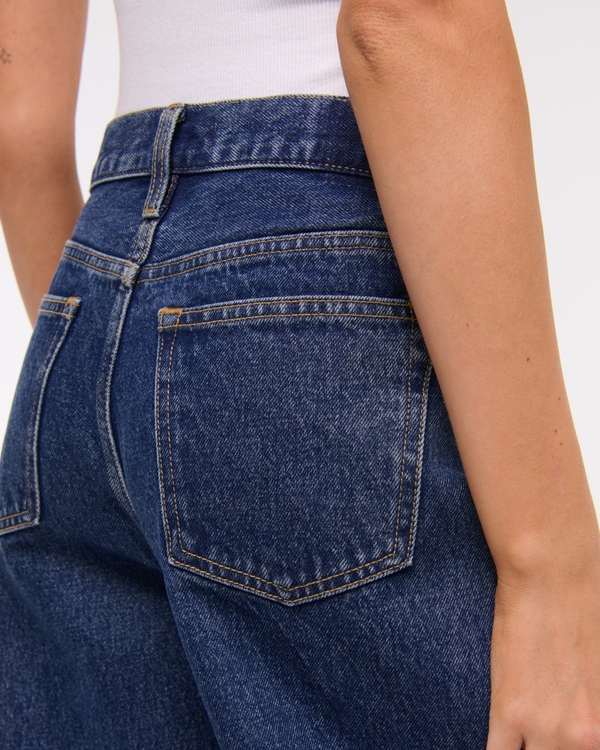 Mid Rise Barrel Jean