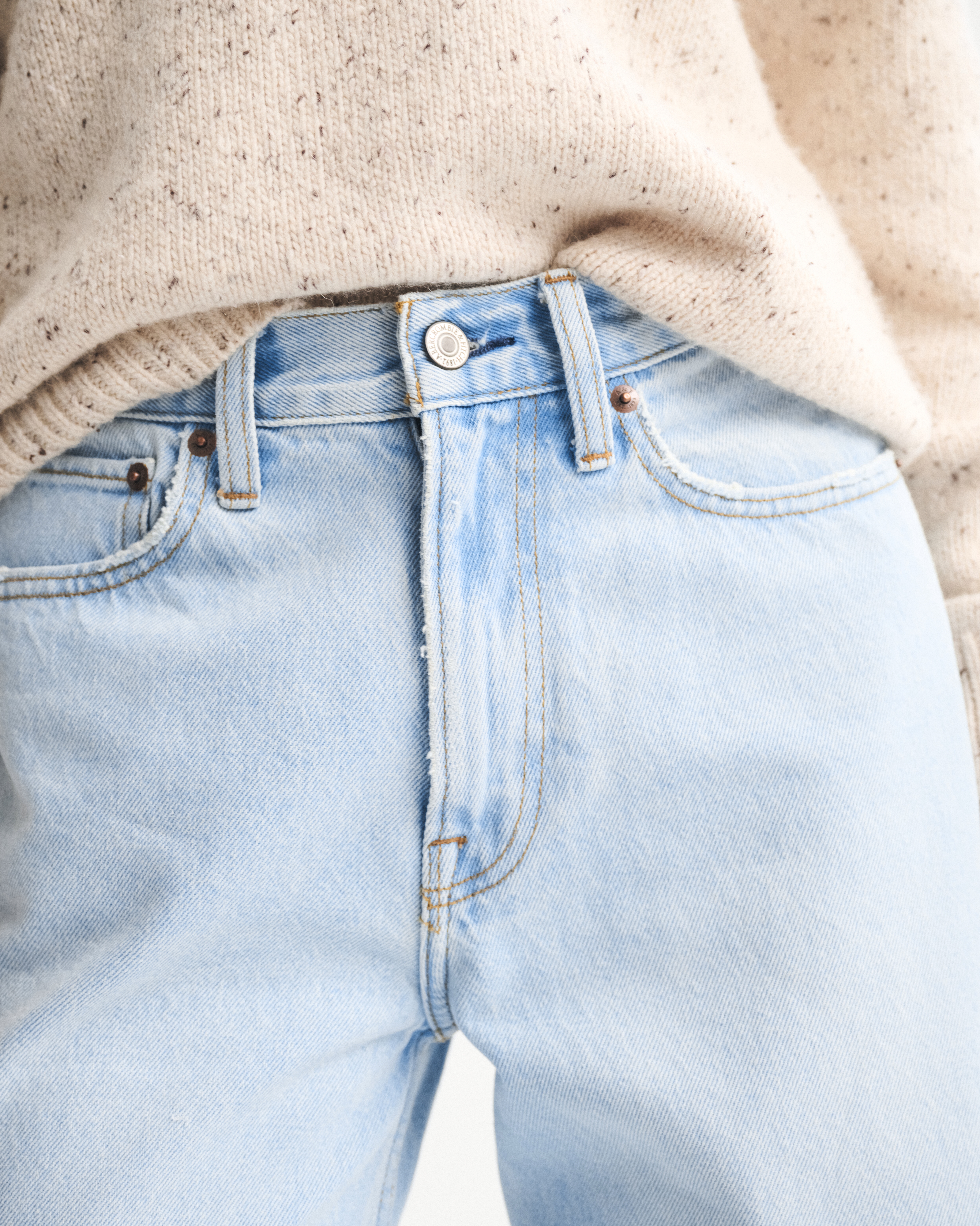 Abercrombie & Fitch Mid Rise Slouchy Jean