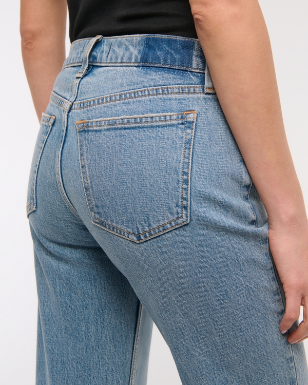 Mid Rise 90s Straight Jean