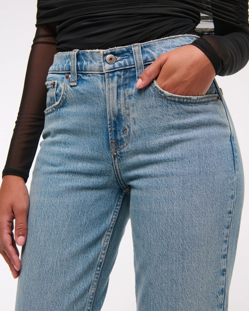 Curve Love Mid Rise 90s Straight Jean