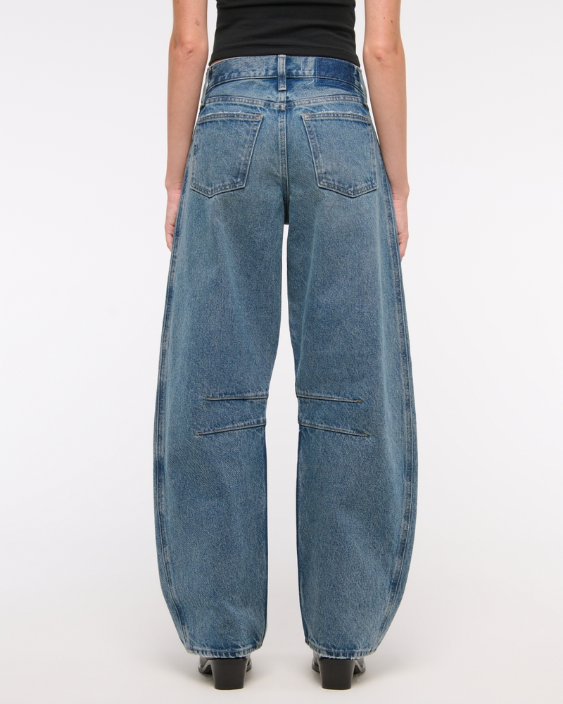 Mid Rise Barrel Jean