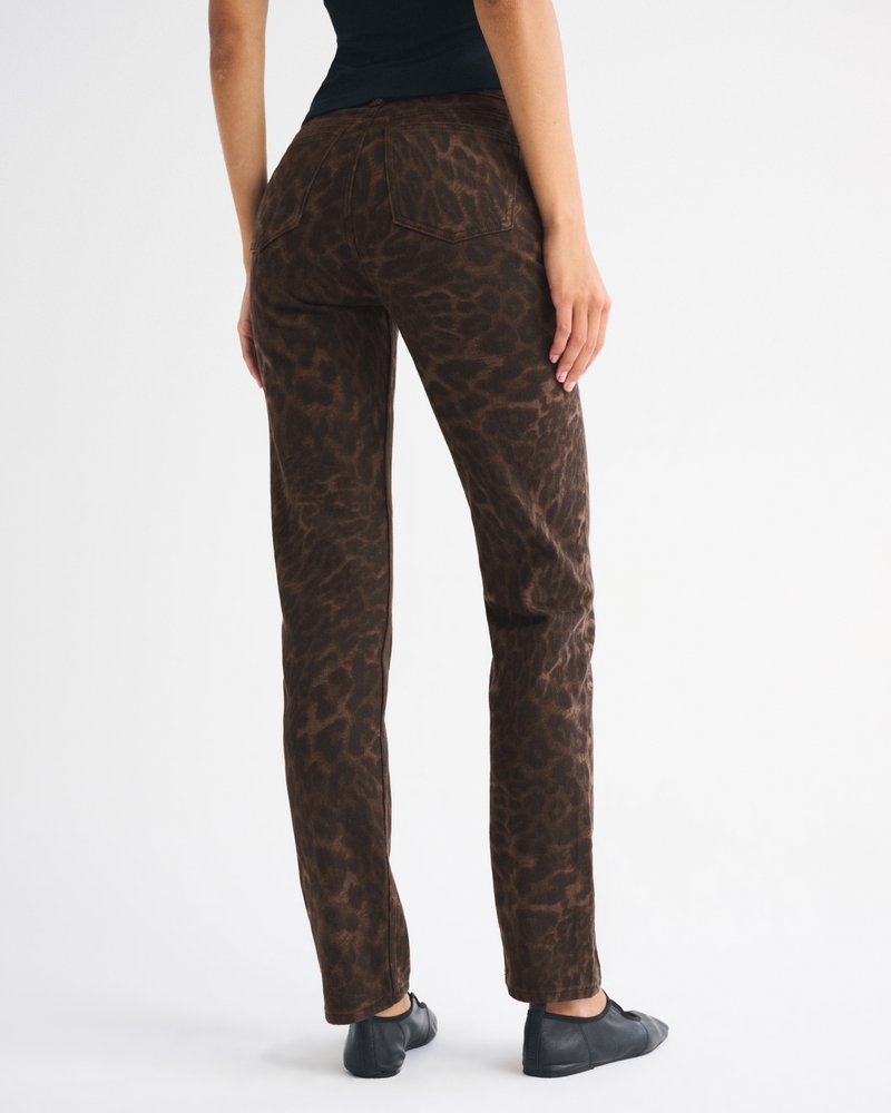 Mid Rise 90s Straight Jean