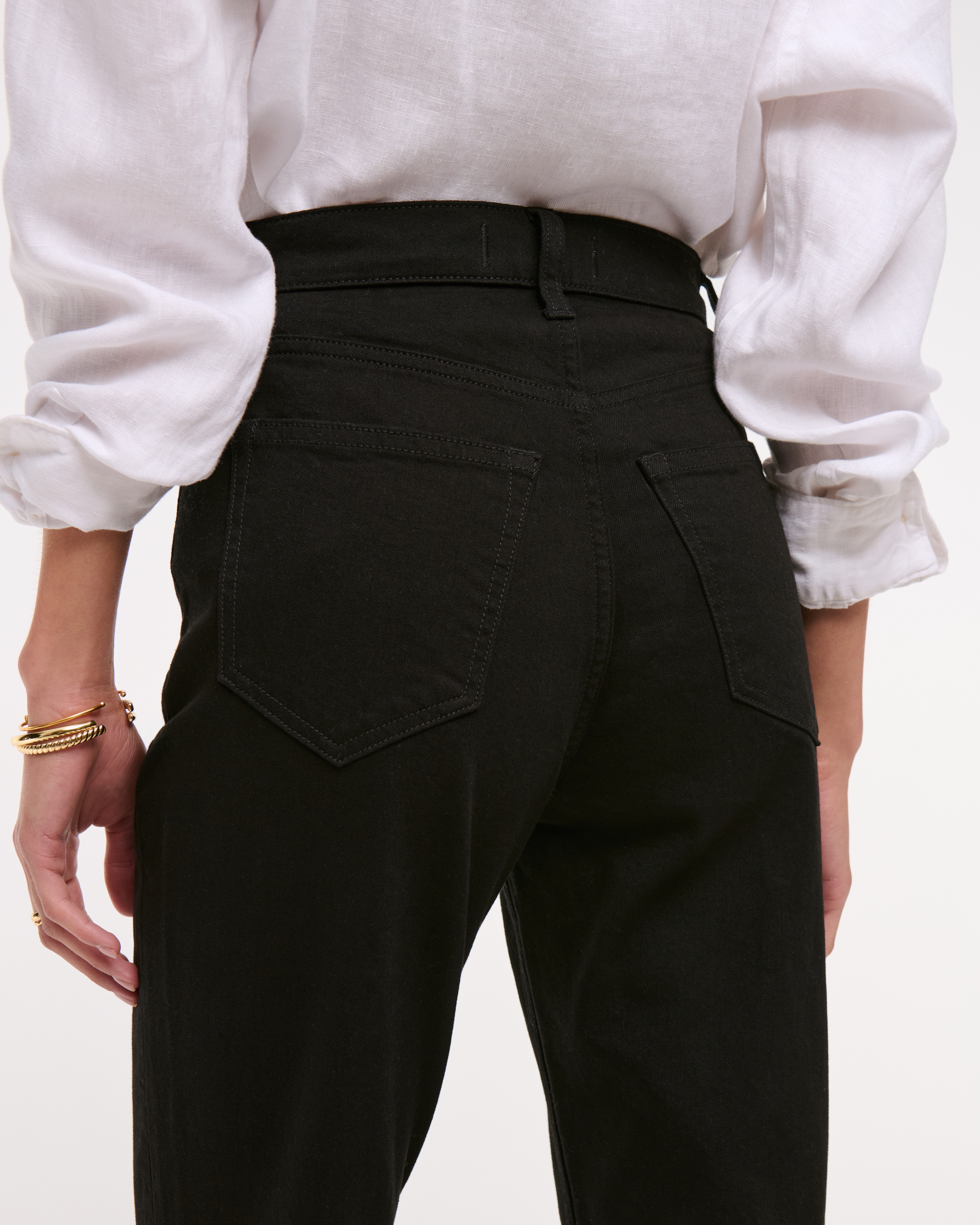 Abercrombie & Fitch Ultra High Rise Ankle Straight Jean