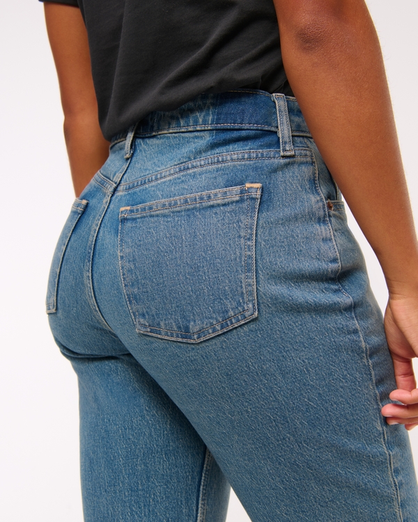 Curve Love Mid Rise 90s Straight Jean