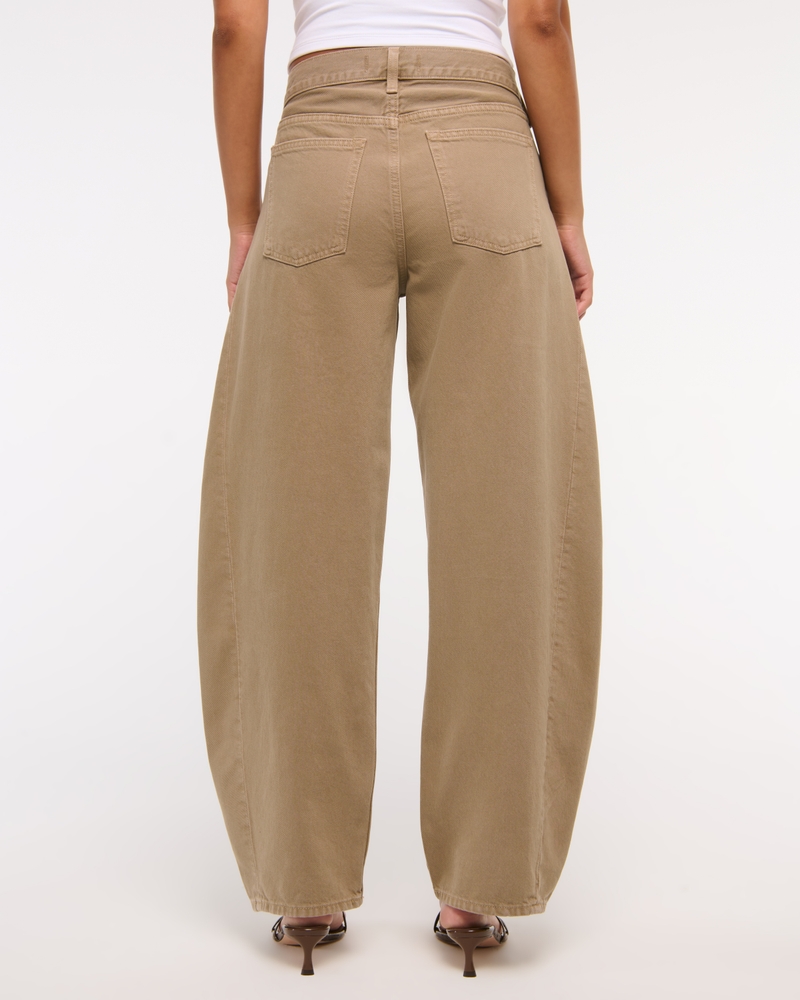 Mid Rise Barrel Jean