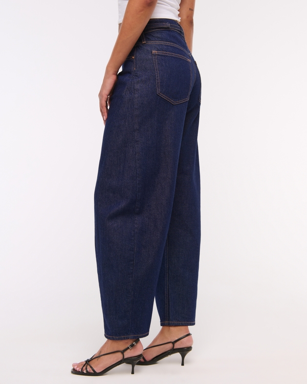 Mid Rise Barrel Jean