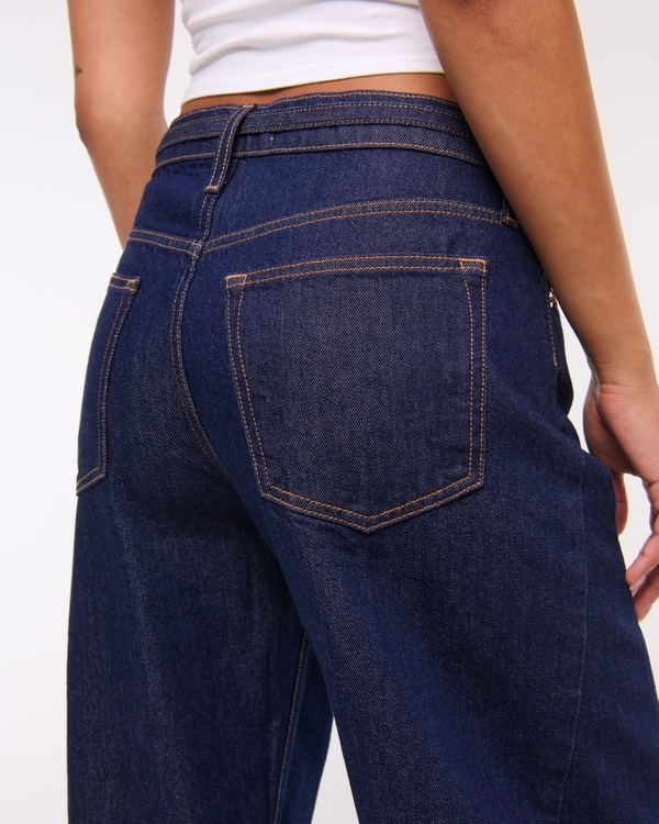 Mid Rise Barrel Jean