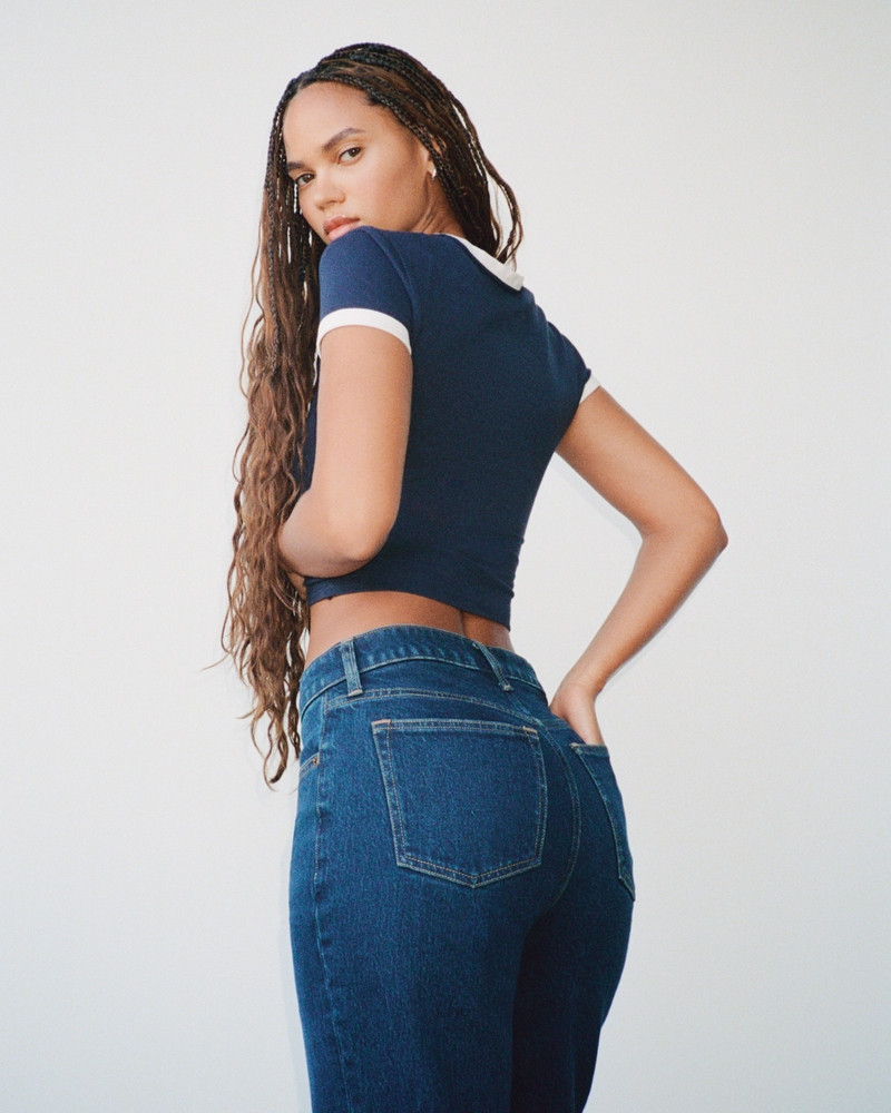 Curve Love Mid Rise 90s Straight Jean