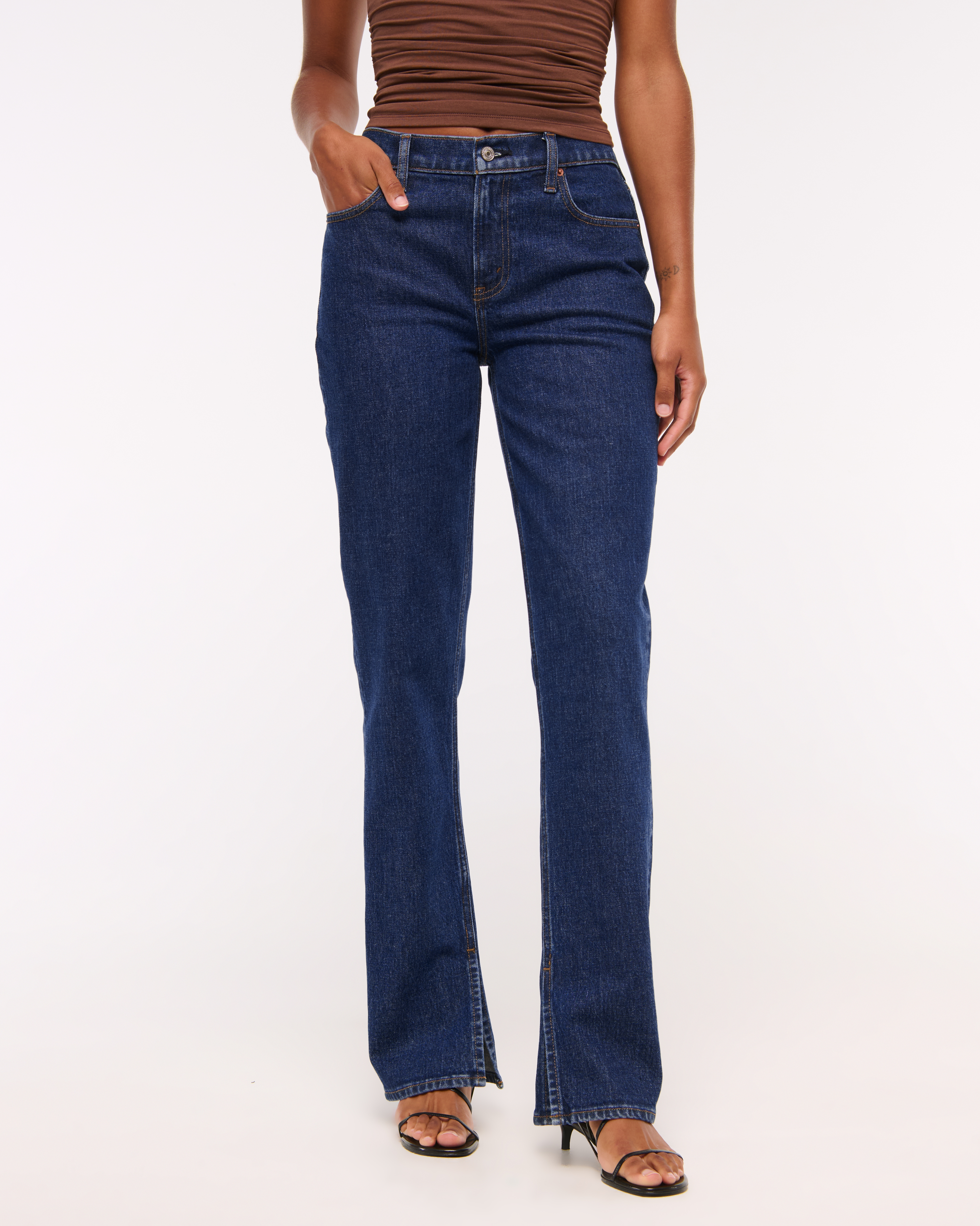 Женские джинсы Abercrombie & Fitch Curve Love Mid Rise 90s Straight Frayed Hem Jean — фото 3