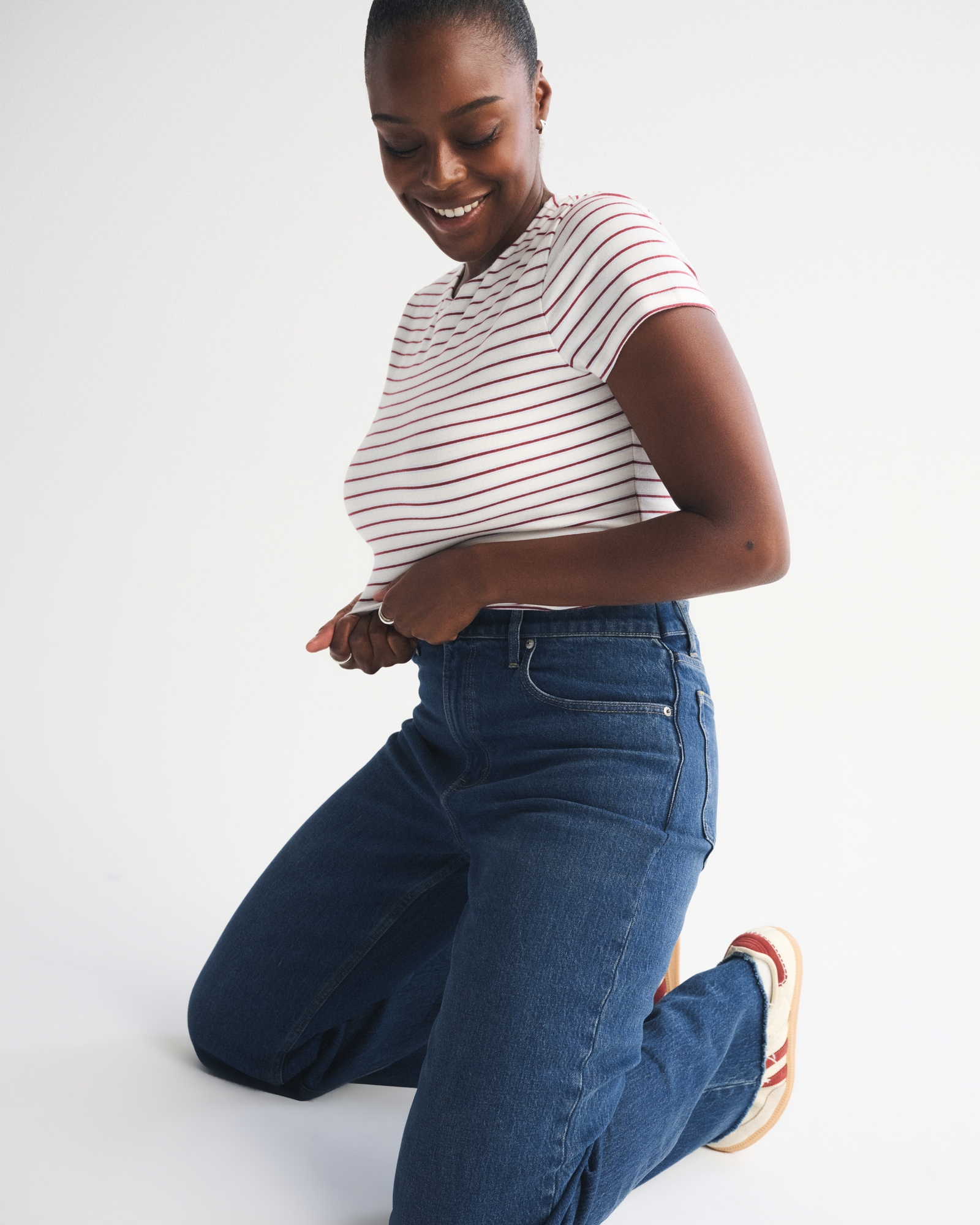 High Rise 90s Relaxed Raw Hem Jean