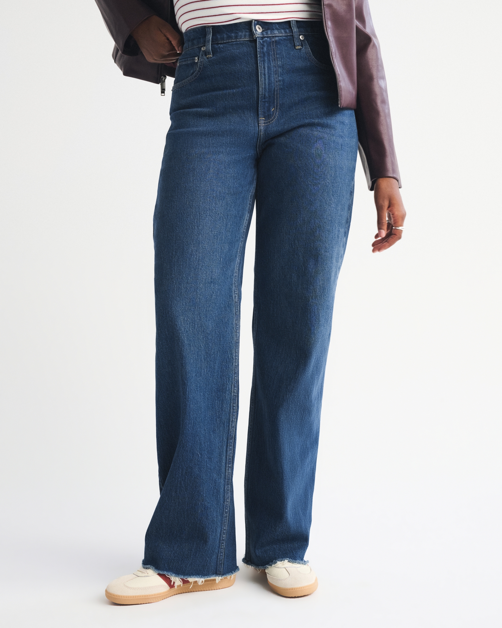 High Rise 90s Relaxed Raw Hem Jean
