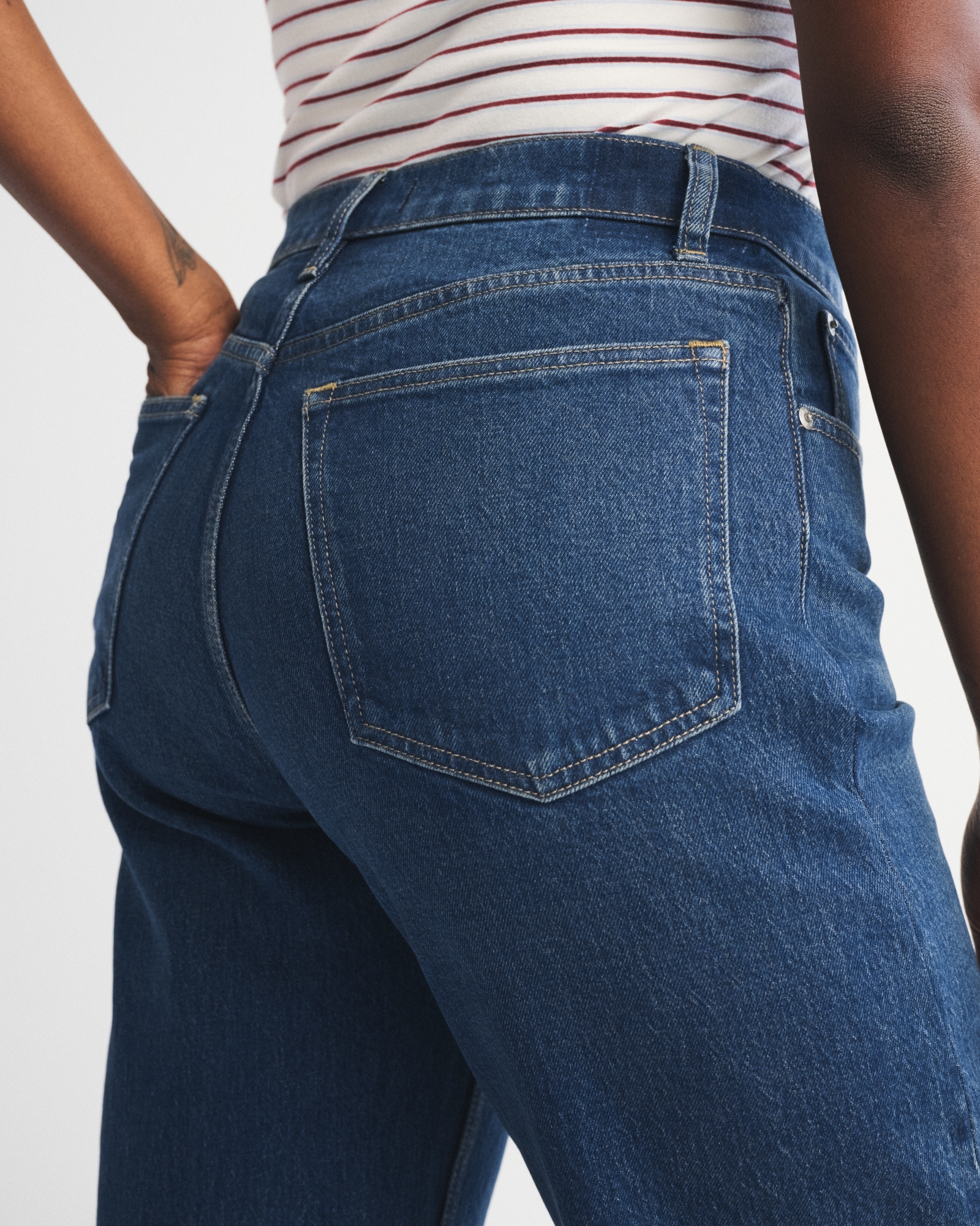 High Rise 90s Relaxed Raw Hem Jean