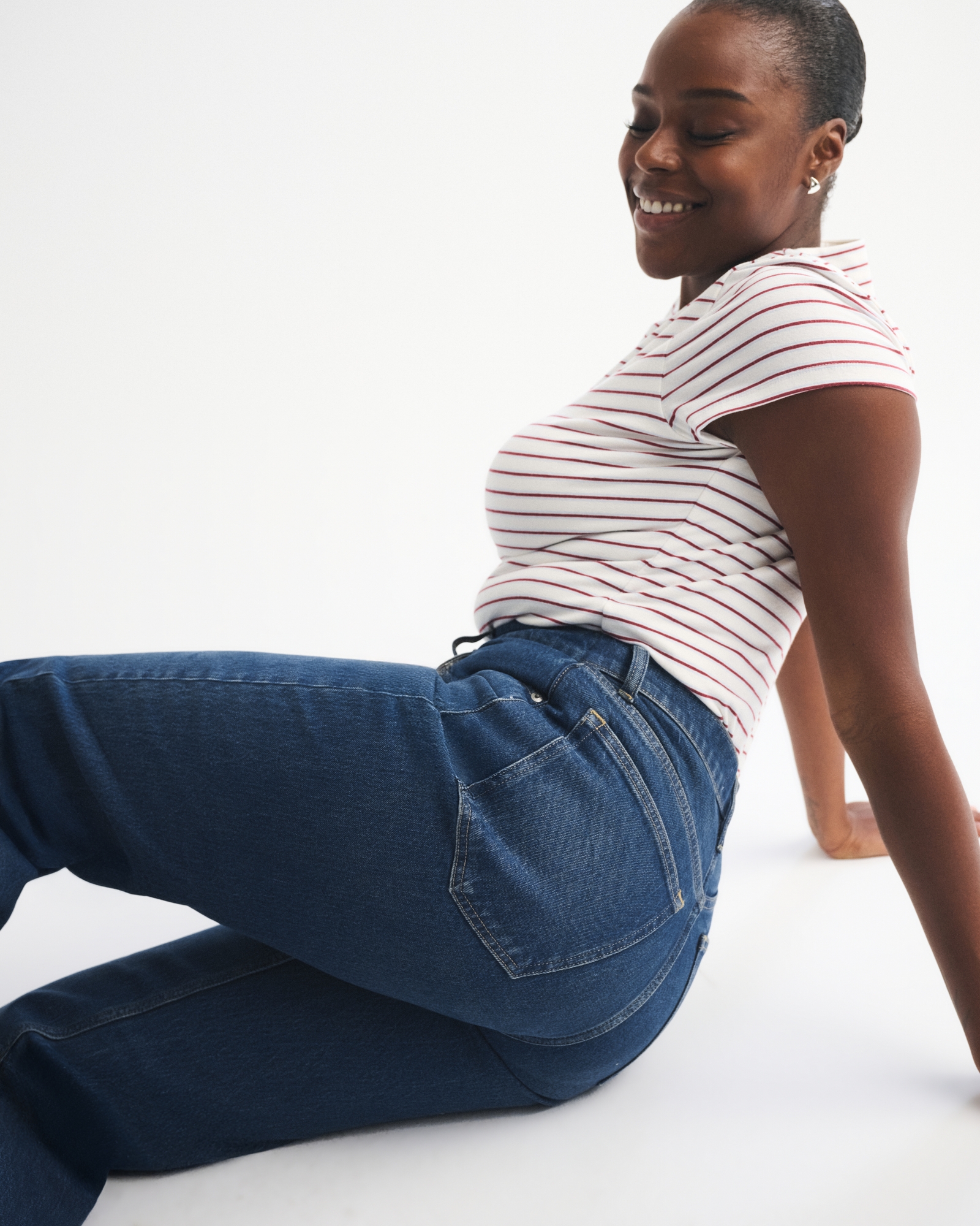 High Rise 90s Relaxed Raw Hem Jean