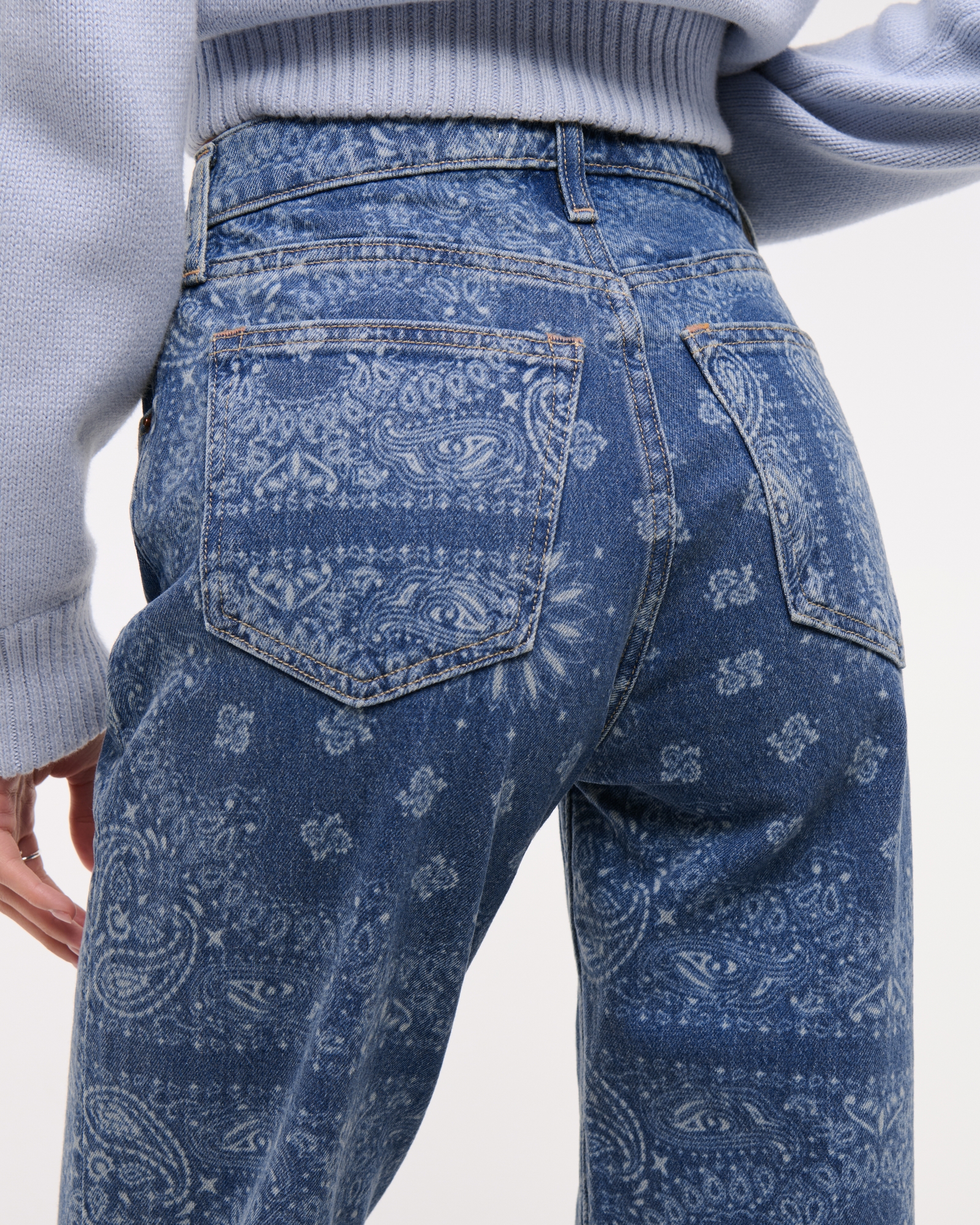 Abercrombie & Fitch High Rise 90s Relaxed Bandana Print Jean