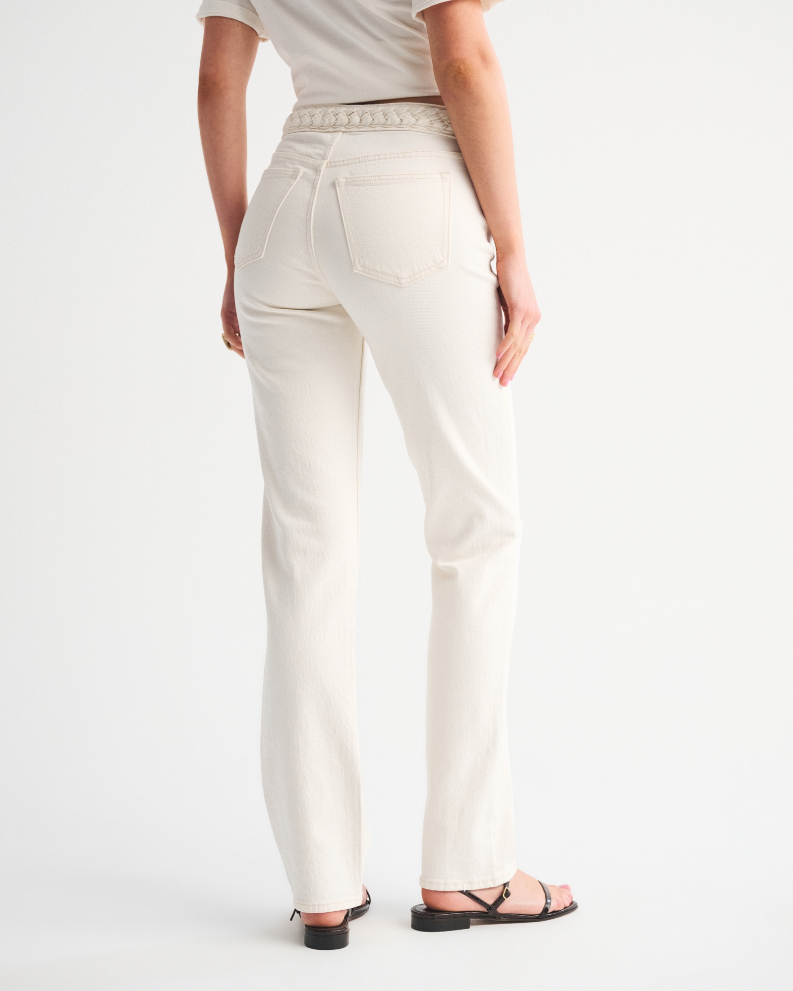 Mid Rise 90s Straight Jean